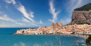 Cefalù auf der Insel Sizilien in Italien