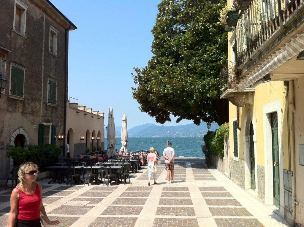 Torri del Benaco. Romantische Innenstadt am Gardasee