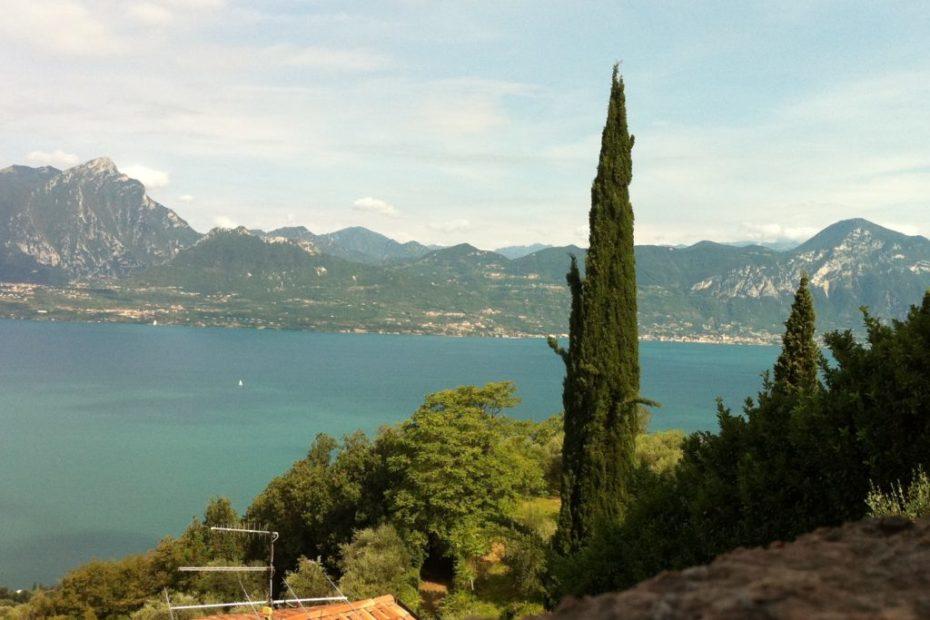 Blick von Albisano auf den Gardasee