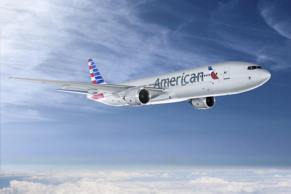 Ein Jet der American Airlines in der Luft