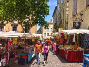 der Markt von Uzès, Südfrankreich