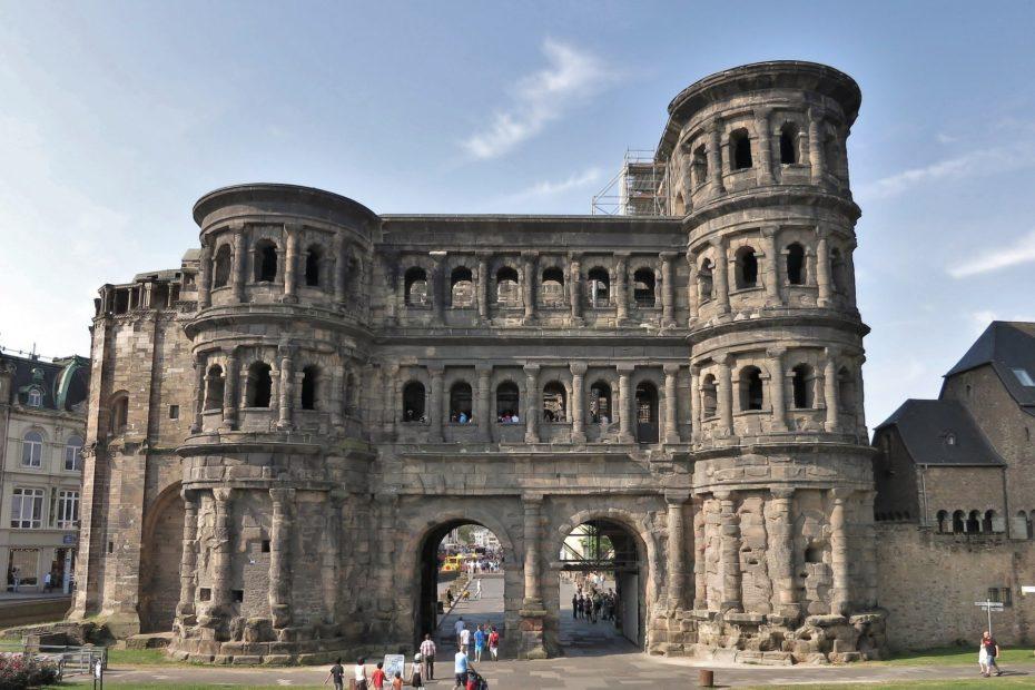Städtereise Trier: Römisches Stadttor Porta Nigra in Trier